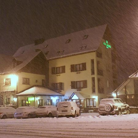 Hotel Edelweiss Артієс Екстер'єр фото