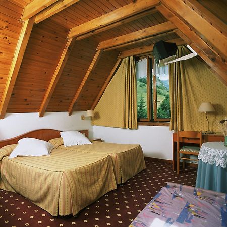 Hotel Edelweiss Артієс Екстер'єр фото
