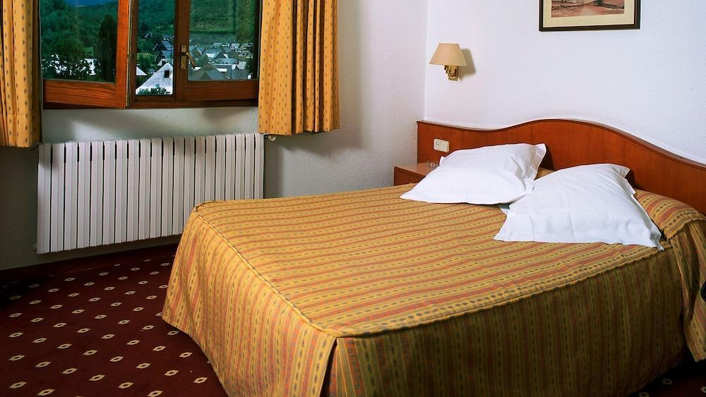 Hotel Edelweiss Артієс Екстер'єр фото