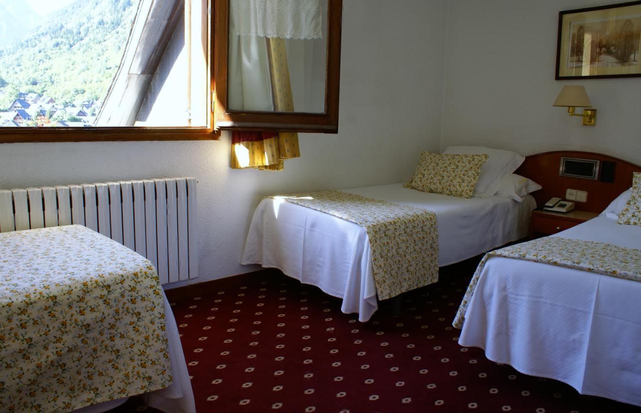 Hotel Edelweiss Артієс Екстер'єр фото