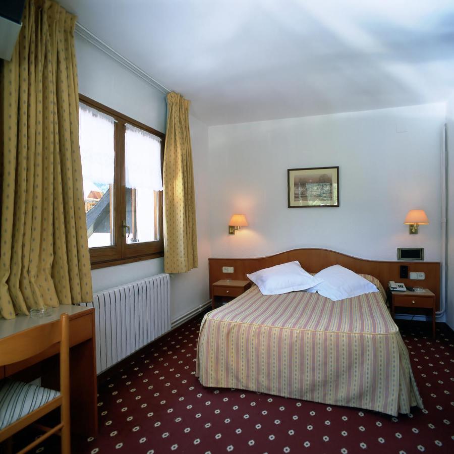 Hotel Edelweiss Артієс Екстер'єр фото