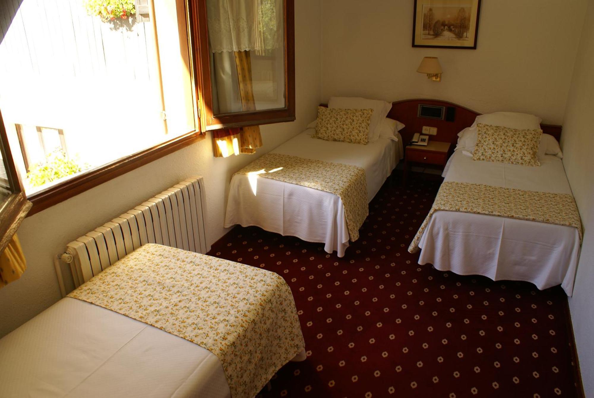 Hotel Edelweiss Артієс Екстер'єр фото