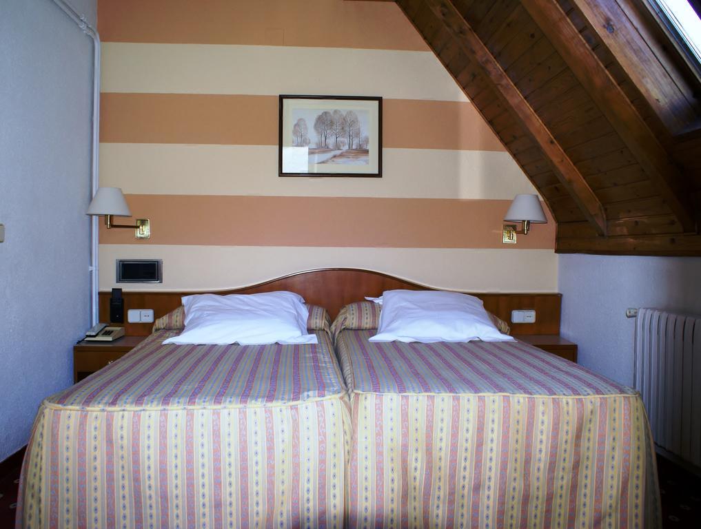 Hotel Edelweiss Артієс Екстер'єр фото