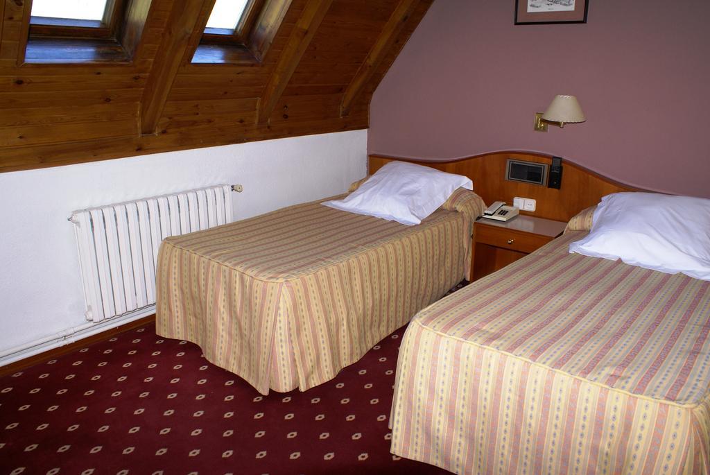 Hotel Edelweiss Артієс Номер фото